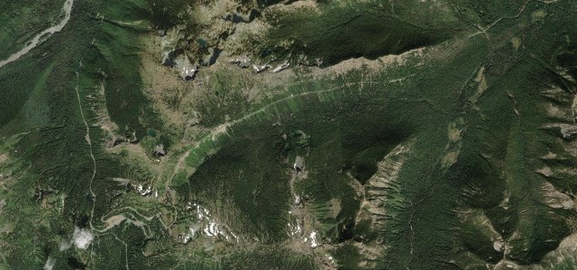 Satellite map of Chinook Pass (Mather Memorial Parkway), The West