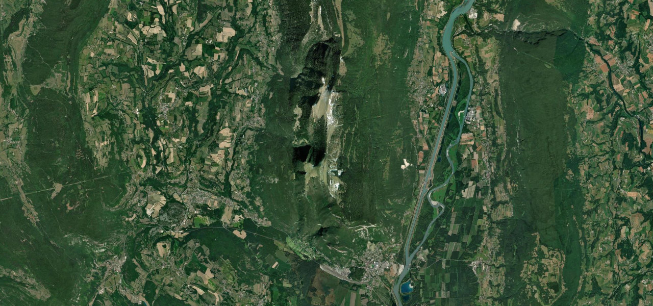 Satellite map of Col du Grand Colombier
