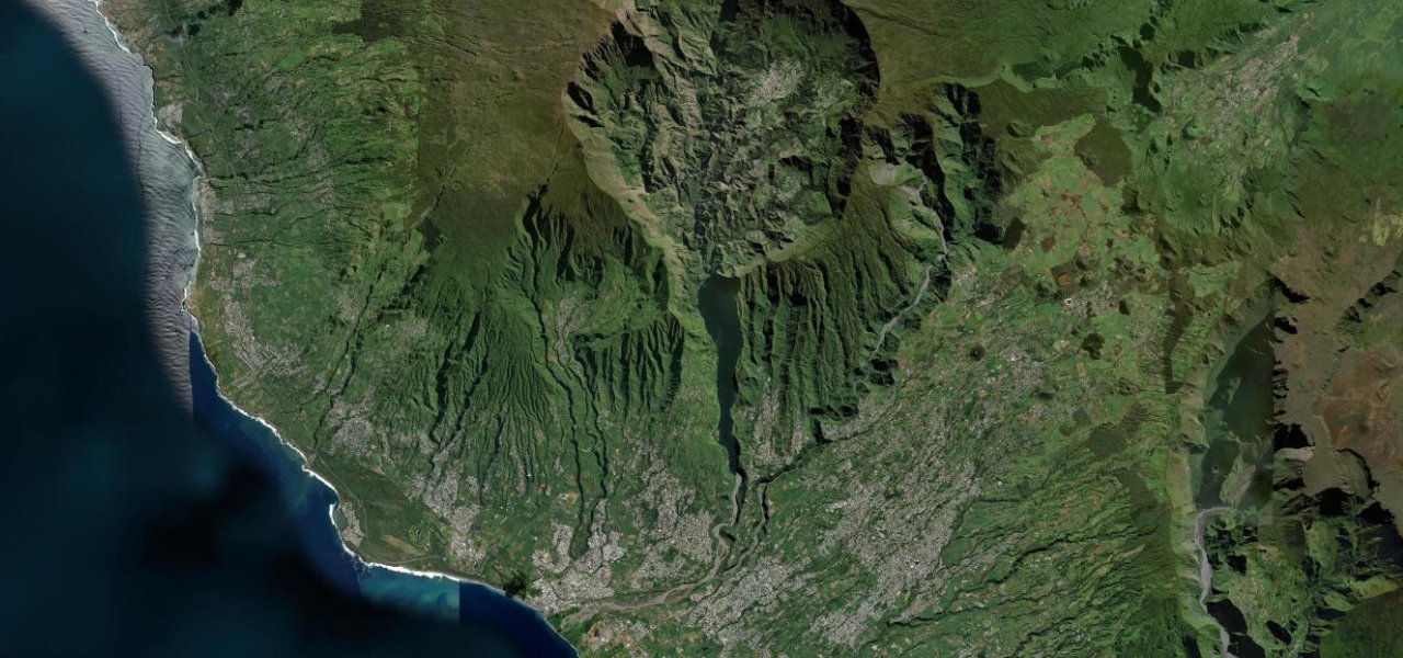 Satellite map of Route de Cilaos, Réunion